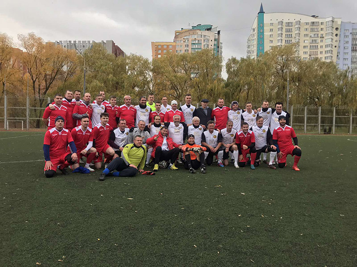 23 октября состоялся футбольный матч-шоу⚽️ "В единстве-сила", между командой 🚜МТЗ Партизанского района и командой 🎆Арт-Старз, которая готовится принять участие в чемпионате мира.
