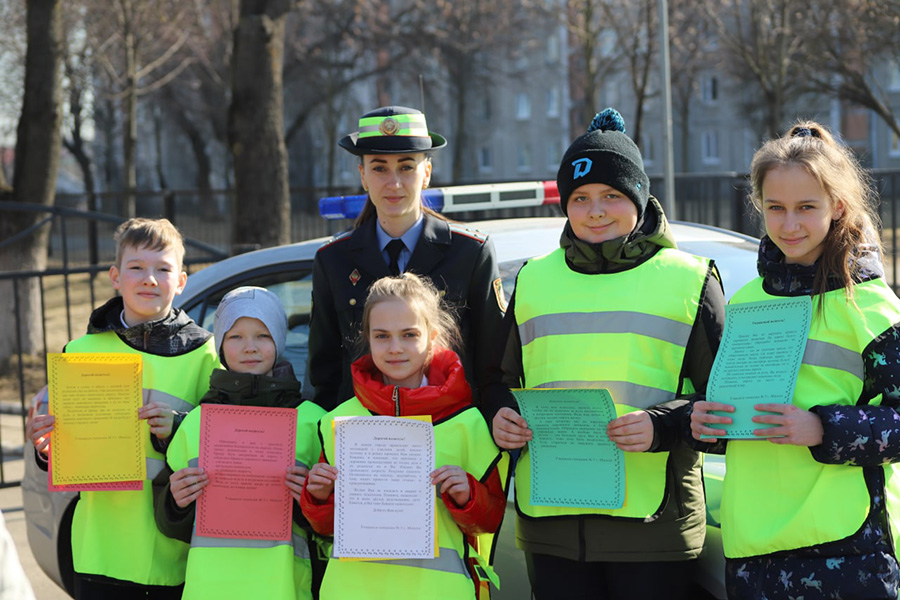 Акция «Письмо водителю» прошла в Партизанском районе столицы
