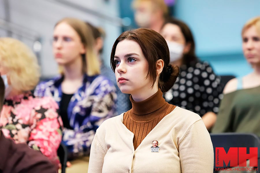 Тему исторической памяти белорусского народа обсудили со студентами и преподавателями лингвистического университета